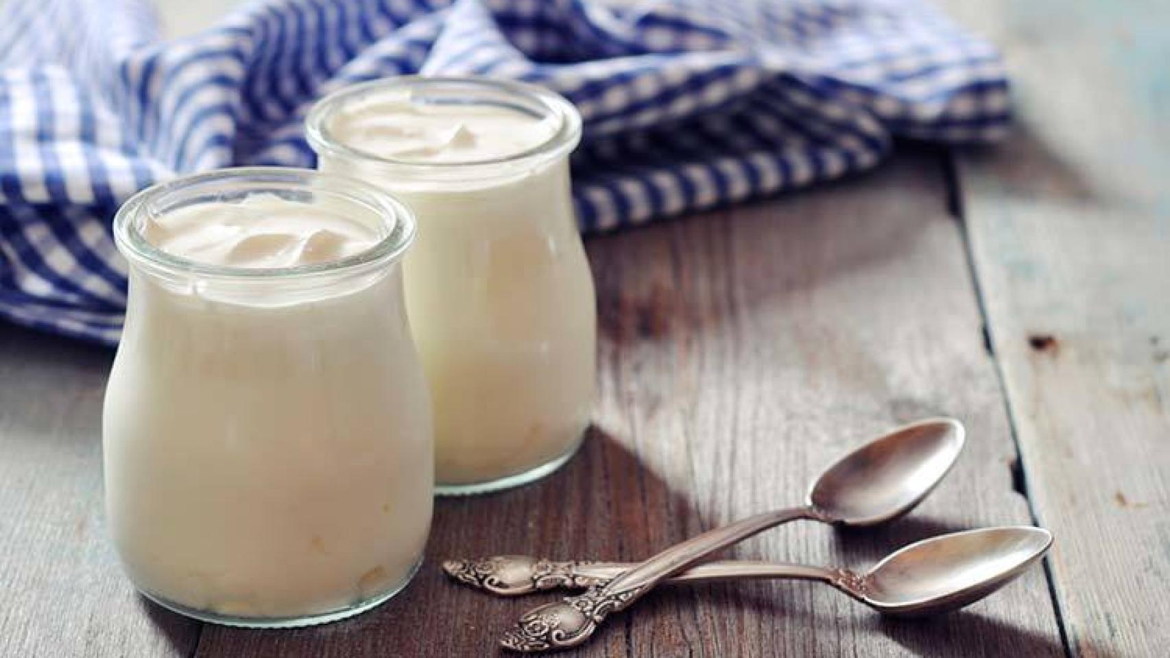 Yogur natural y cremoso.