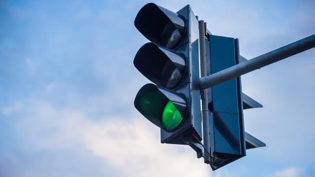 La foto de un semáforo.