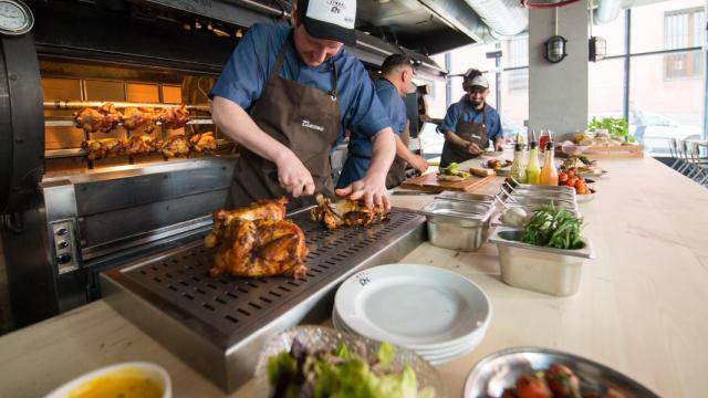 Mesa de trabajo en cocinas del restaurante Limbo.