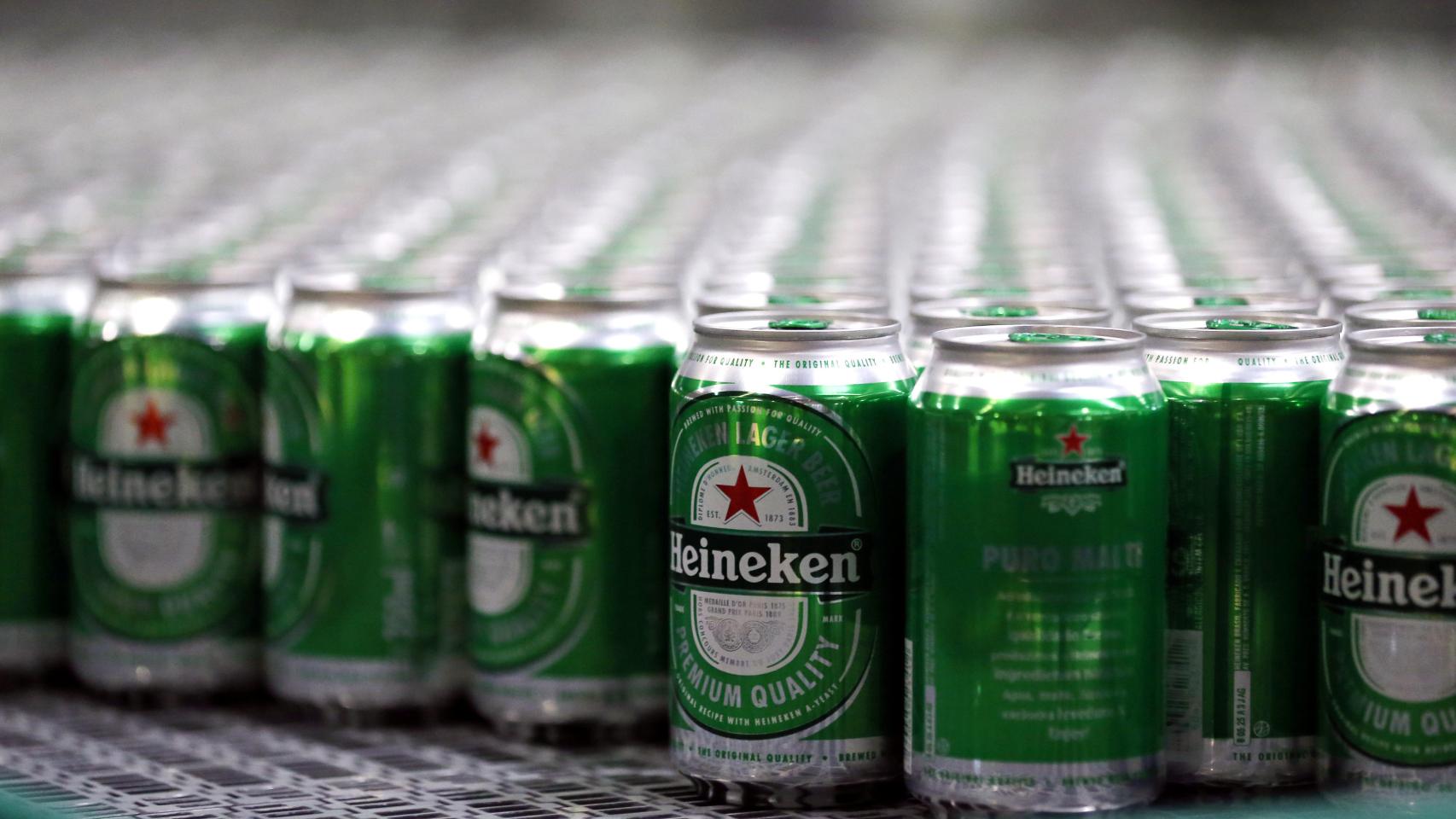 Latas de Heineken en una imagen de archivo.
