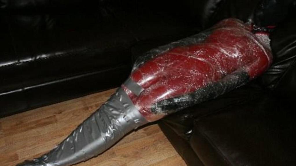 Imagen genérica de la práctica sadomasoquista de la momificación.