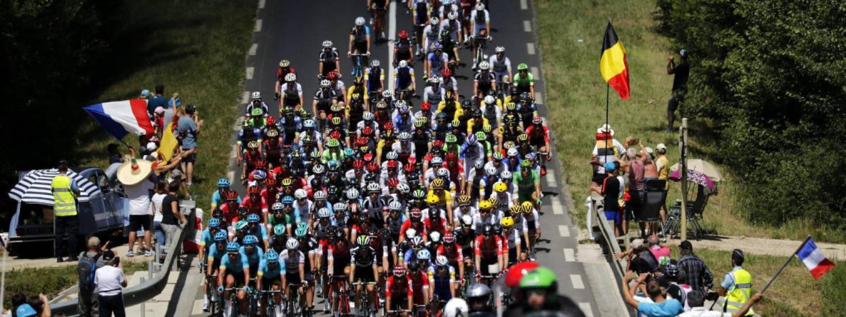 El pelotón en una etapa del Tour de 2017.