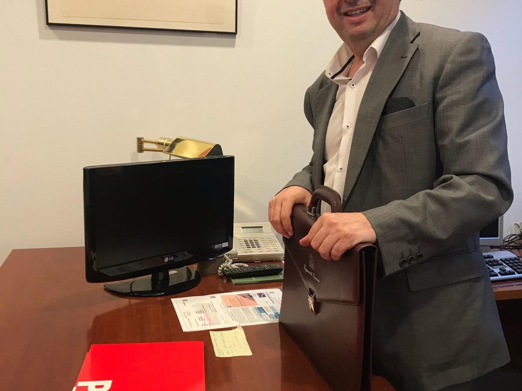 Mohammed Chaib ha accedido al escaño tras la renuncia de Meritxell Batet.