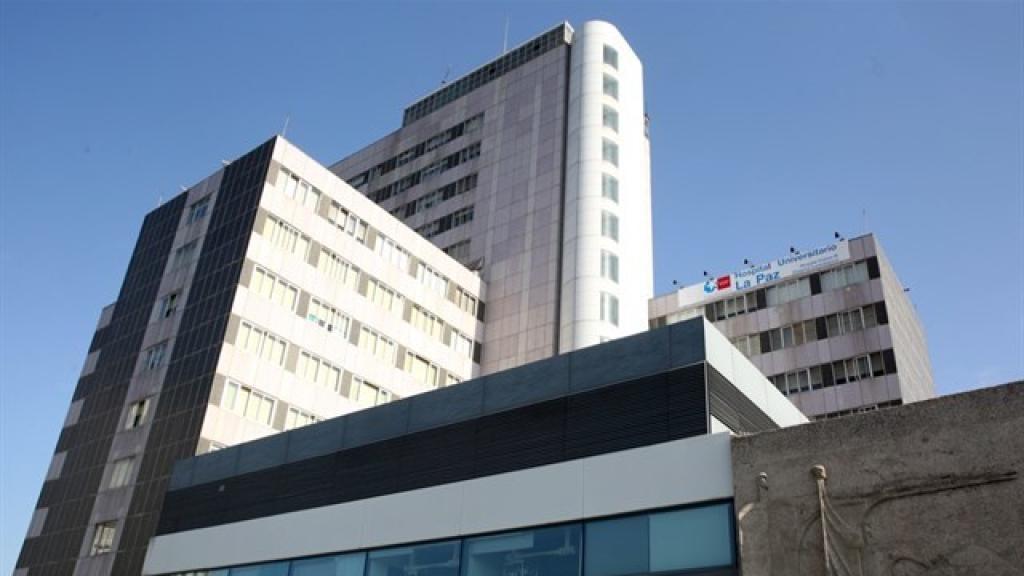 Fachada del edificio general del Hospital La Paz