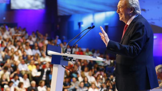 Luis de Grandes, durante su halagadora intervención hacia Rajoy en el Congreso del PP.
