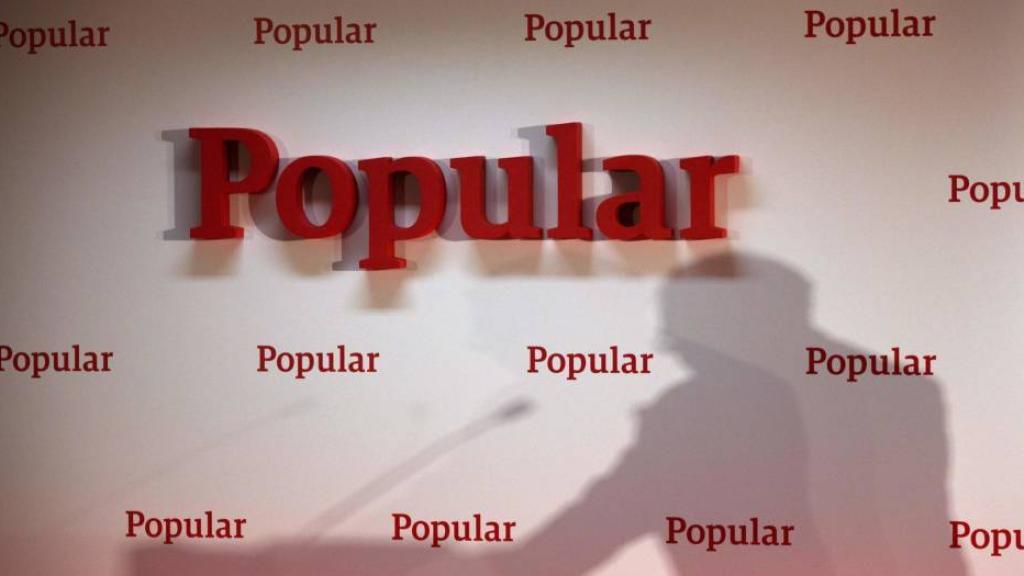 Logotipo del Banco Popular en la antigua sede del banco en la calle Ortega y Gasset de Madrid.