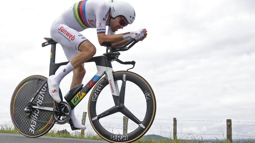 Tom Dumoulin durante la contrarreloj de la penúltima etapa.