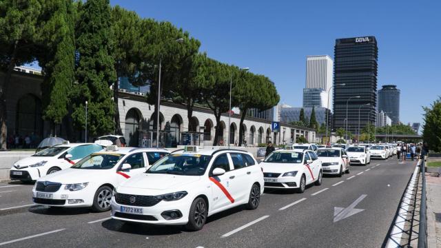 Taxis de Madrid acampados en el Paseo de la Castellana de Madrid el pasado verano.