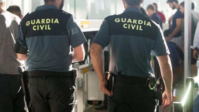 Imagen de archivo de dos guardias civiles.