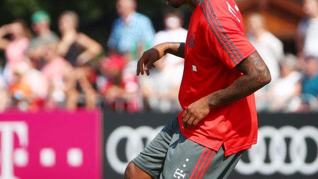 Boateng dispara a puerta durante un entrenamiento