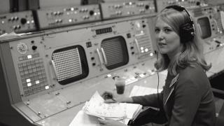 La mujer que ayudó a sobrevivir al Apolo 13 y que la película olvidó