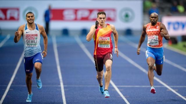 Hortelano, durante la semifinal del 200m en el Estadio Olímpico de Berlín.