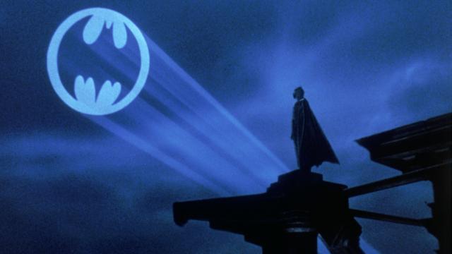 La batseñal, al final de la película de Tim Burton.