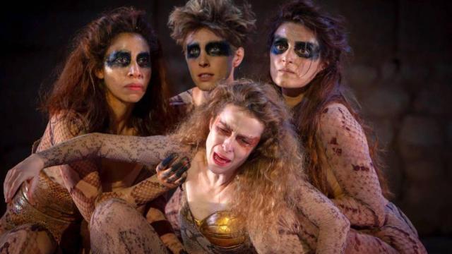 Silvia Abascal en un momento de la obra de teatro.