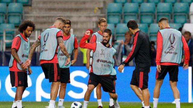 El Real Madrid entrenándose en Tallin