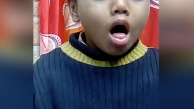 Un niño se traga un pito y te sentirás fatal riéndote de su tos