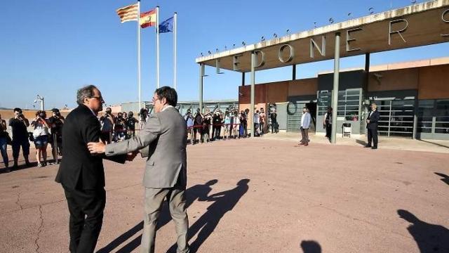 Torra, a las puertas de la cárcel de Lledoners.