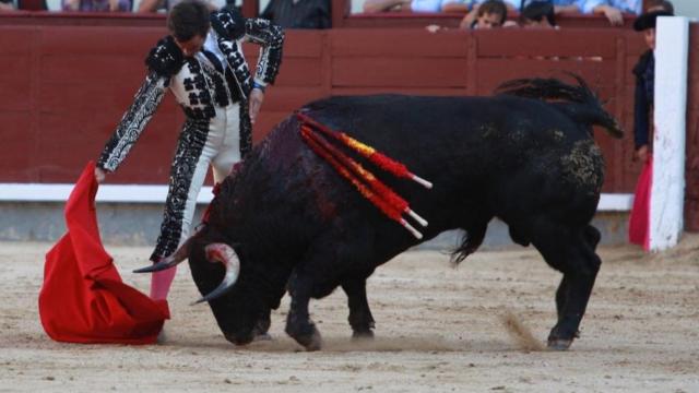 Derechazo de Juan Ortega al segundo de Valdefresno.