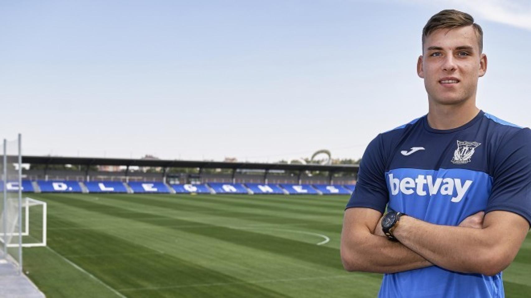 Lunin con los colores de su nuevo equipo