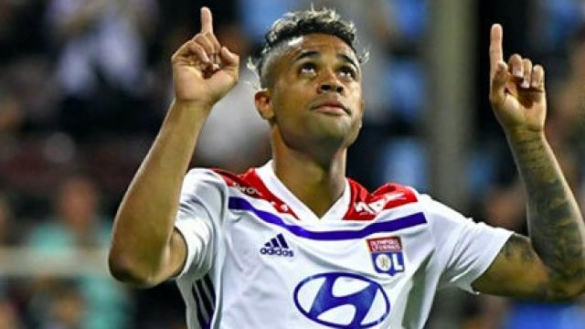 Mariano celebra un gol con el Lyon. Foto: ol.fr