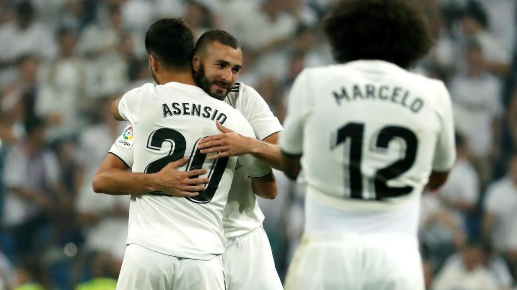 Benzema y Asensio, celebran un gol