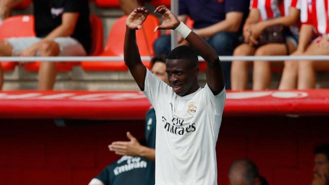 Vinicius marca dos golazos al Atlético de Madrid B