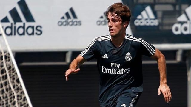 Odriozola se entrena con el Real Madrid. Foto: Twitter (@alvaroodriozola)