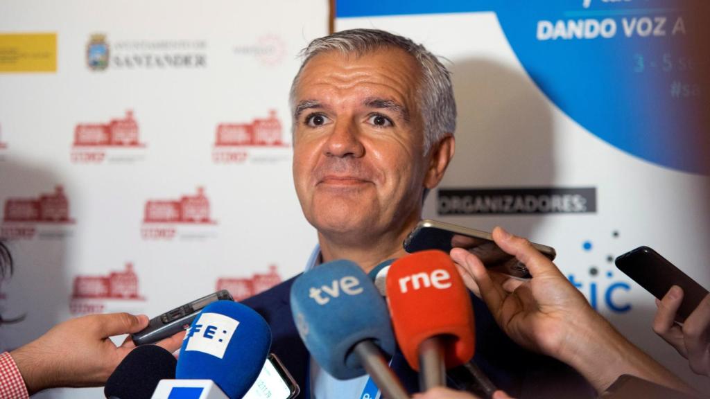 El vicepresidente corporativo de Samsung, Celestino García, participa en la UIMP