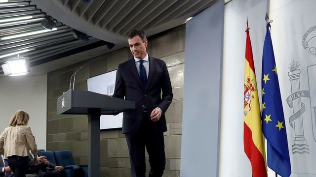 Pedro Sánchez antes de una rueda de prensa en Moncloa.