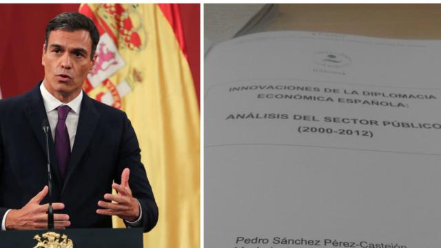 A la derecha, la primera página del fragmento original de la tesis de Pedro Sánchez.