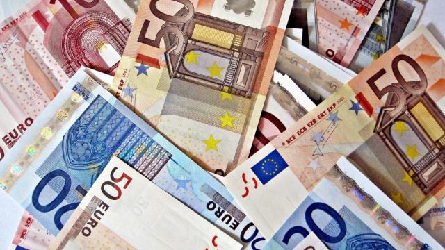 Billetes de euro de distintas denominaciones.