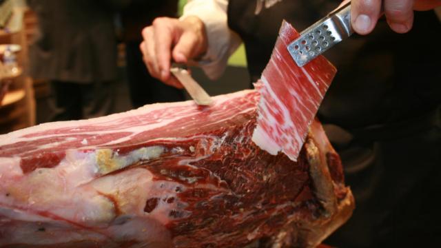 Jamón: ¿Ibérico o serrano?