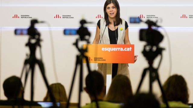 La portavoz de ERC, Marta Vilalta, durante la rueda de prensa este lunes.