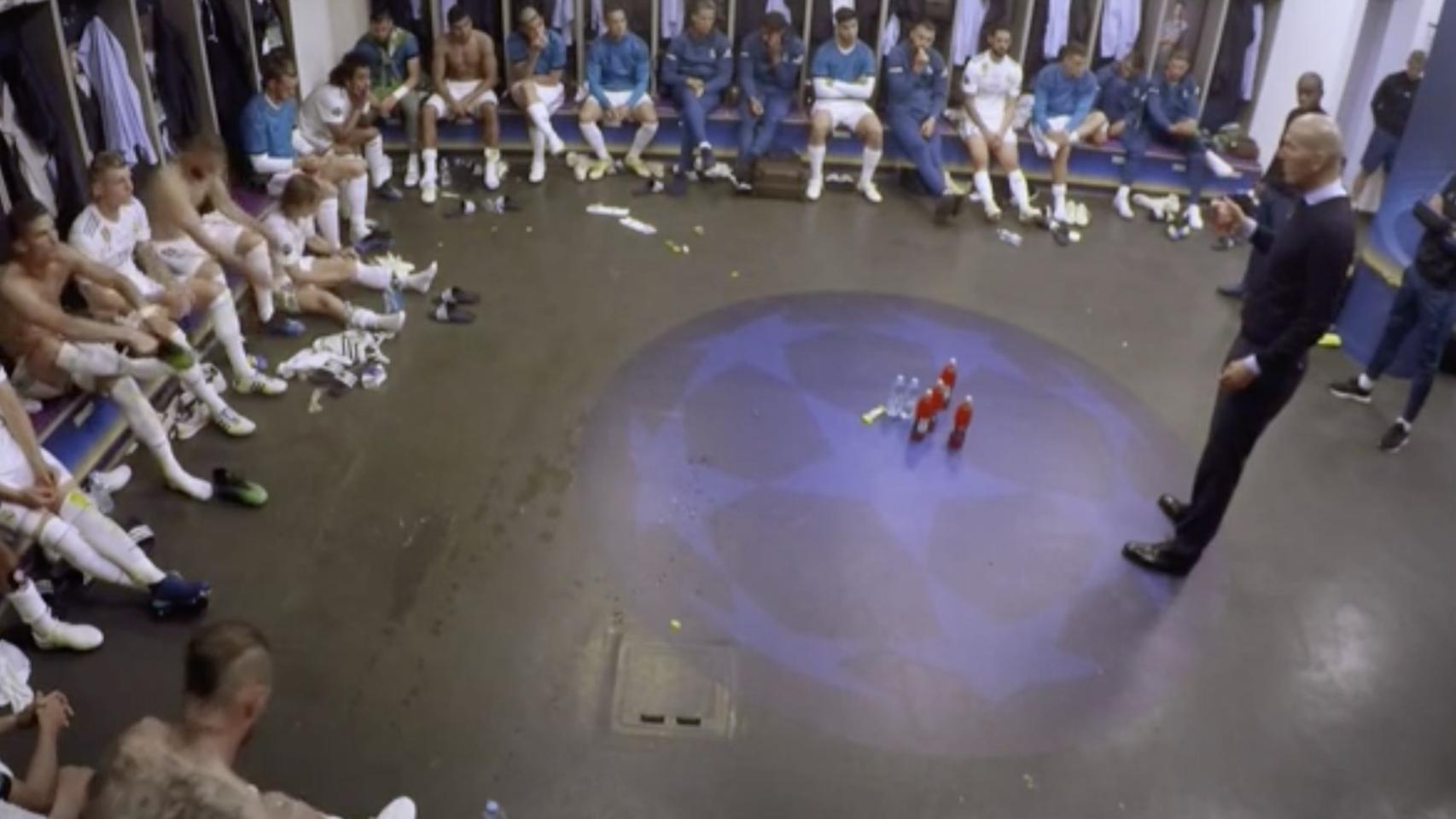 Zidane habla a los jugadores del Real Madrid