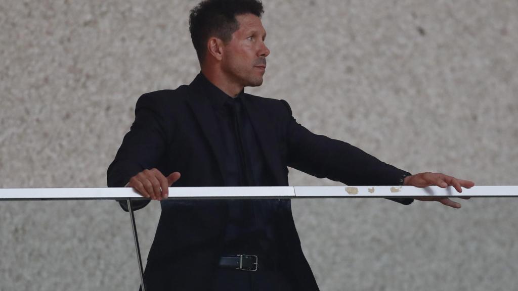 Simeone, en la grada en el AS Mónaco - Atlético Madrid