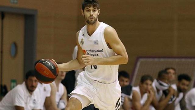Santi Yusta, durante un partido con el Real Madrid. Foto: Instagram (@santiagoyusta4)