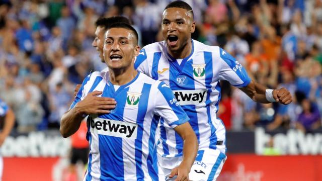 Óscar Rodríguez celebra su gol al Barcelona
