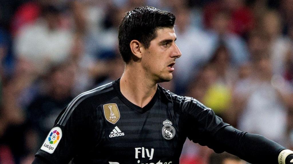 El guardameta belga del Real Madrid, Thibaut Courtois, en un momento del derbi