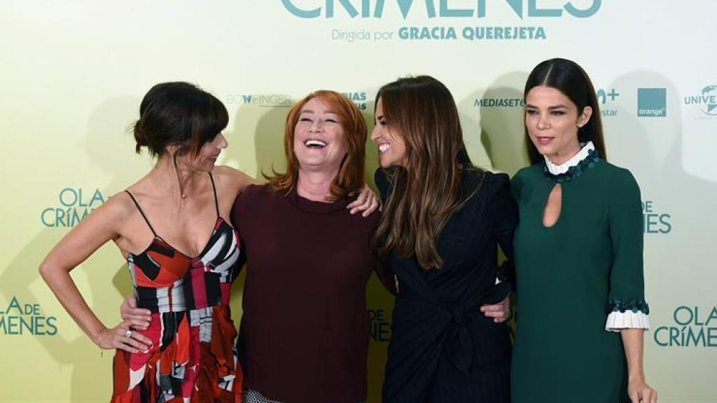 Paula Echevarría con el resto del equipo.