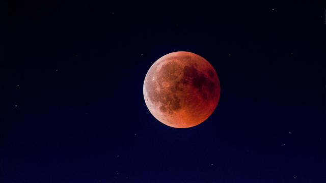 No es Marte, es la Luna. Aunque ambos podrían tener la categoría de planeta
