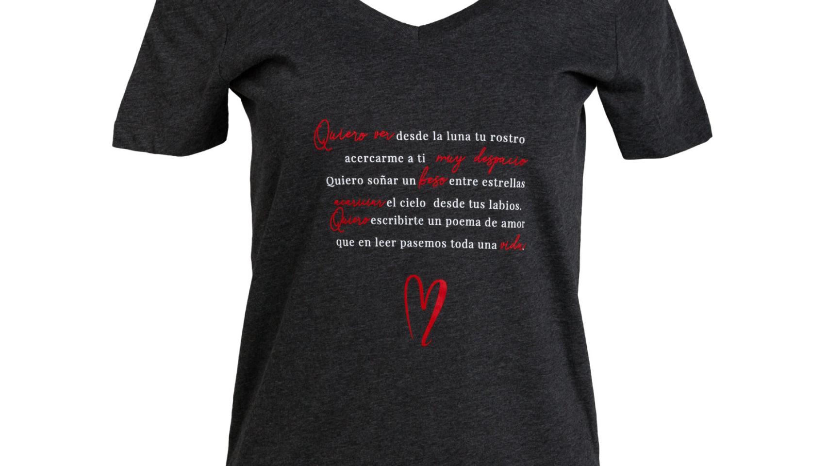 Camiseta negra orgánica.