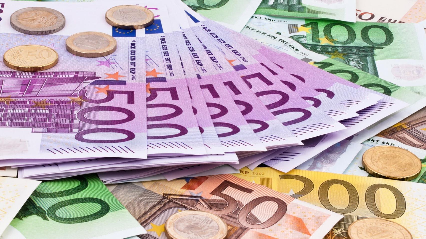 Viele Euro Geldscheine