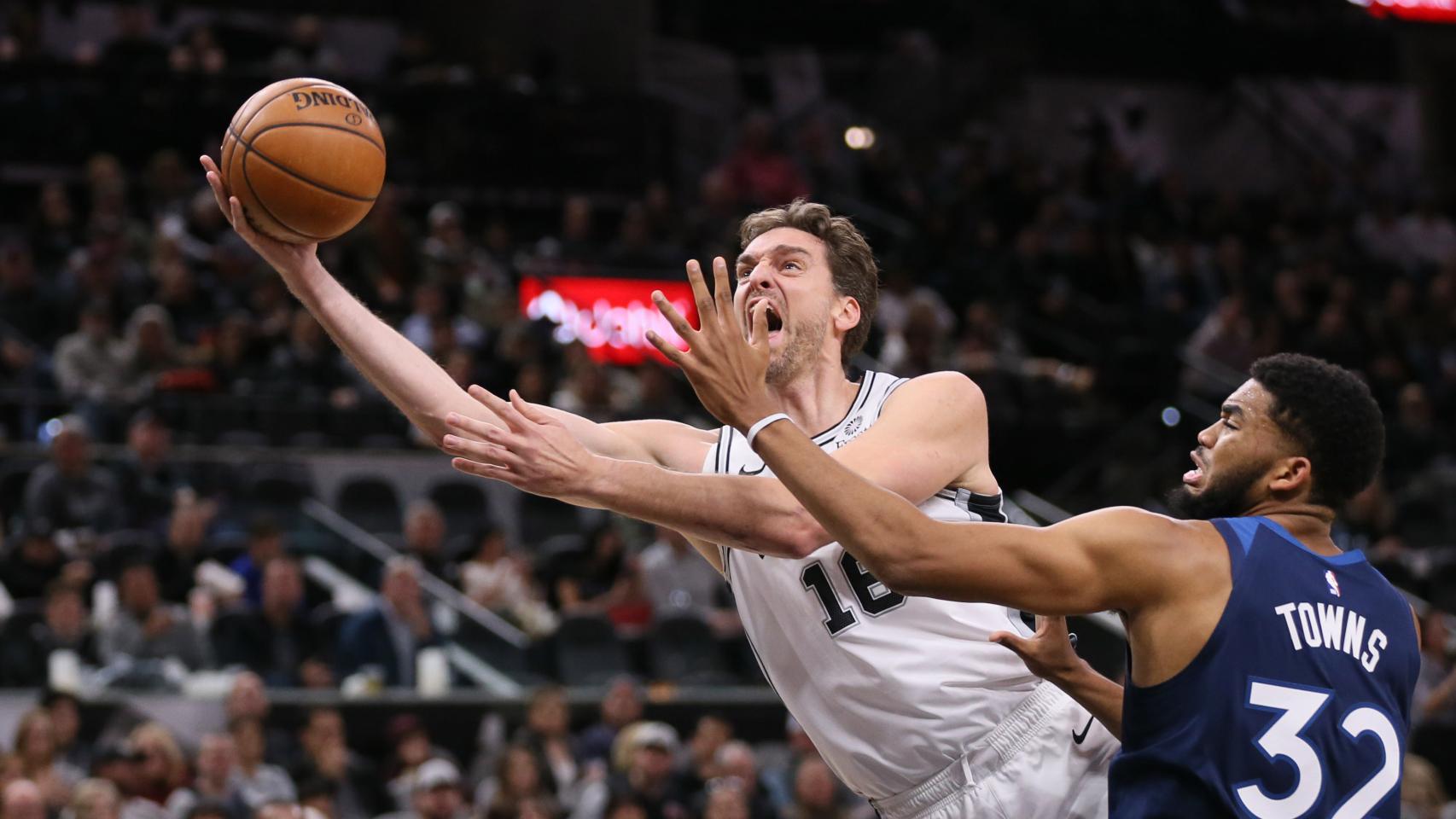 Pau Gasol supera a Karl-Anthony Towns.