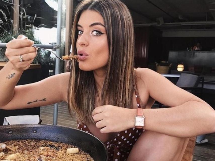 Dulceida con un reloj de la marca 'Cluse'.