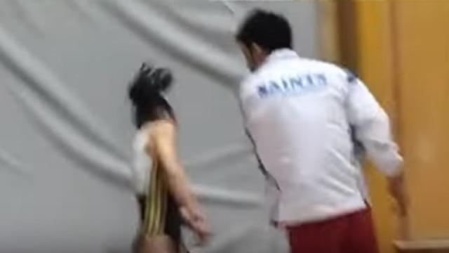 Yuto Hayami golpea a su alumna, la gimnasta Sae Miyakawa