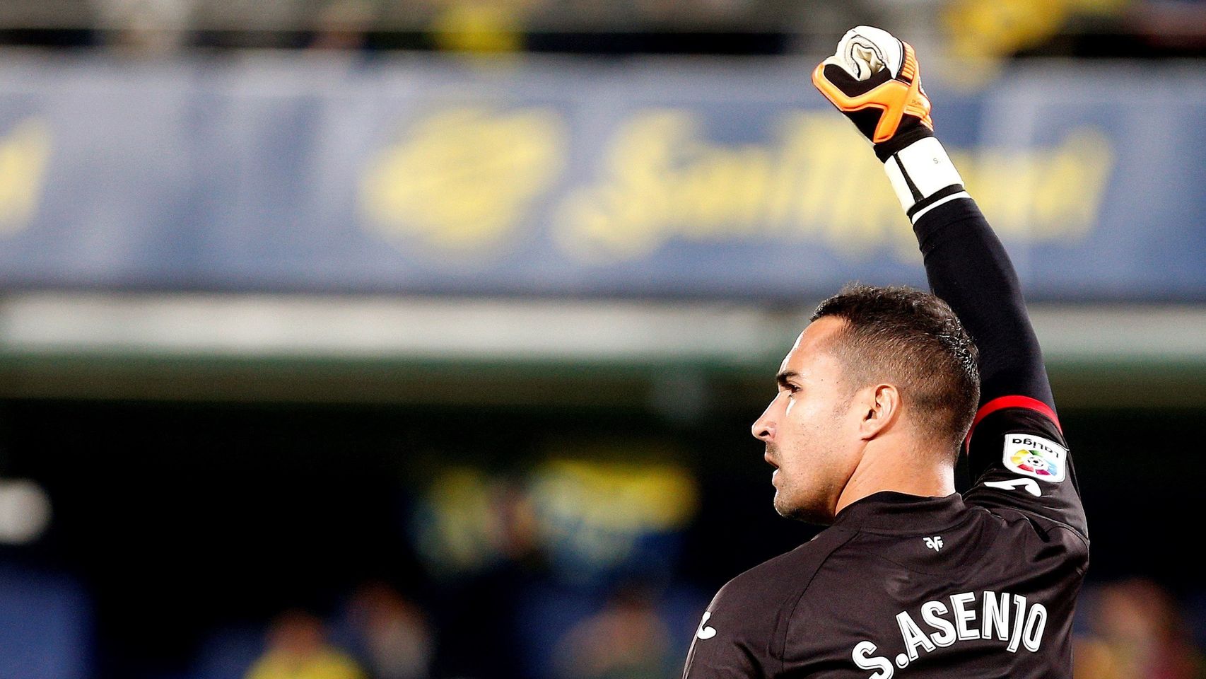 Asenjo en un partido de La Liga