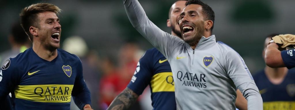 Tévez celebra el empate de su equipo.