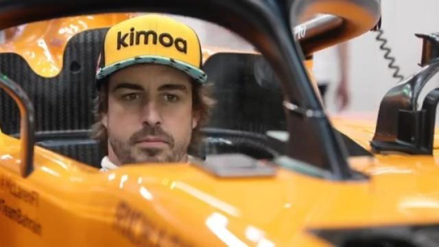 Fernando Alonso, dentro del McLaren F1 MCL33