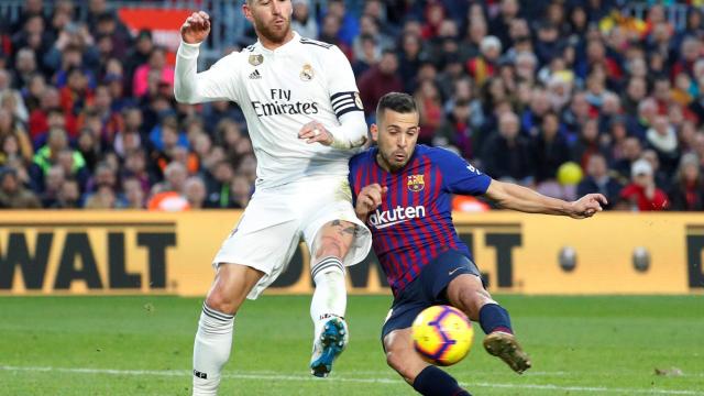 Ramos y Jordi Alba, el pasado domingo en El Clásico.