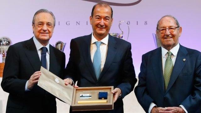 Florentino Pérez, junto a Eduardo Fernández de Blas y Paco Gento.